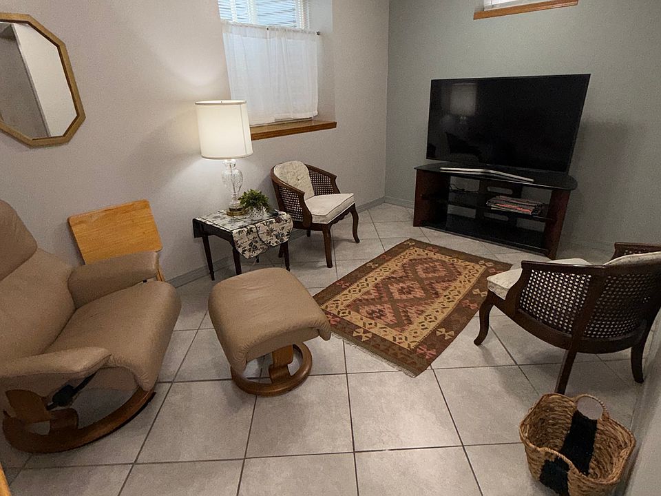 2nd image of 303 N 12th Ave