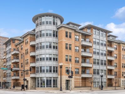 5556 N Sheridan Rd APT 305, Chicago, IL, 60640