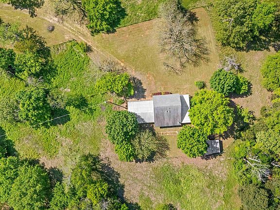 2nd image of 1701 County Road 4101