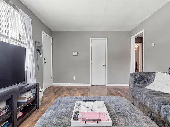 4th image of 804 12th St