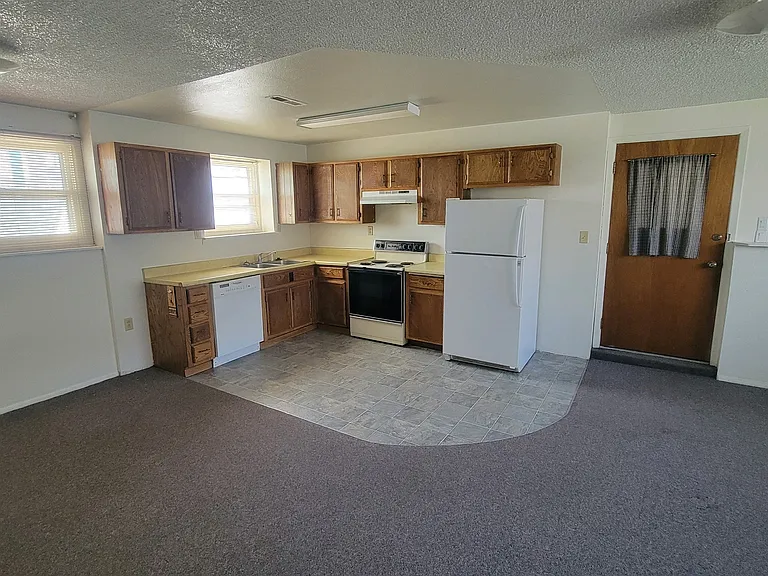 2253 Monroe St — Photo 9