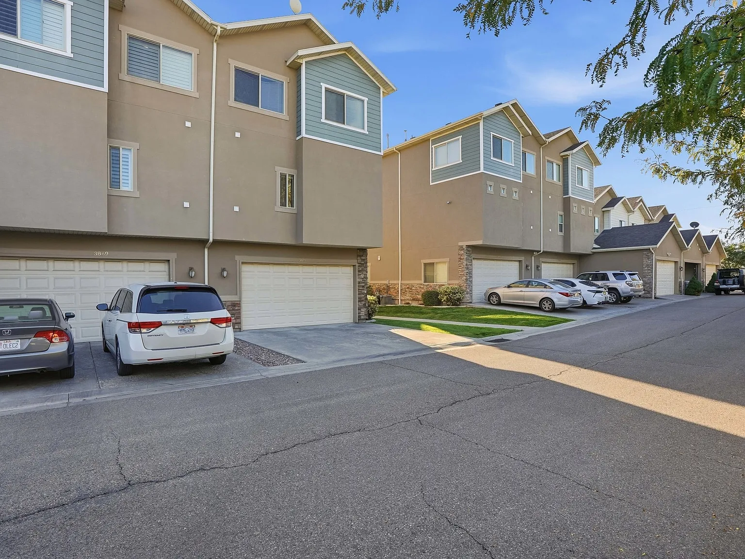 3 bed, 2.5 bath, 1932 sqft, $2,850 — Photo 4