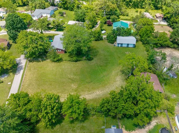 214 5th Ave S, Baxter, TN 38544