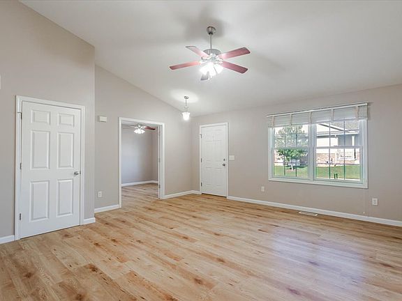 5th image of 1632 Belclare Rd