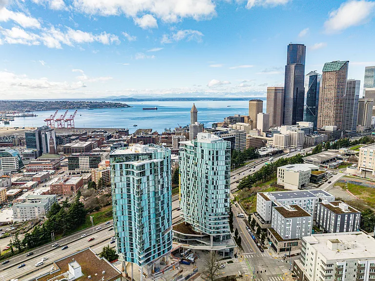 Yesler Towers — Photo 49
