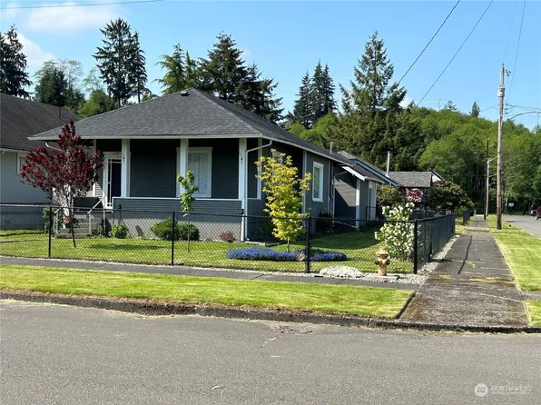 1204 5th Street, Cosmopolis, WA 98537