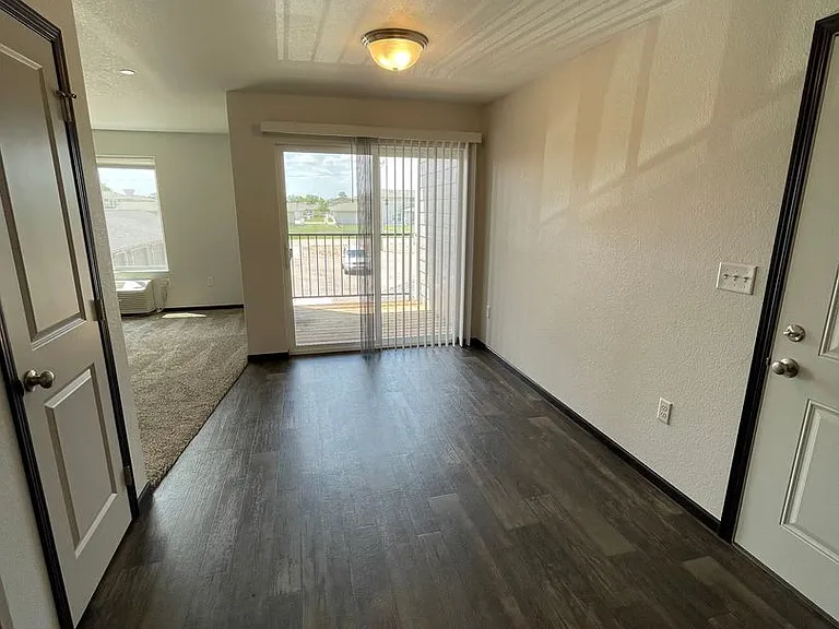 867 Tower Rd — Photo 5