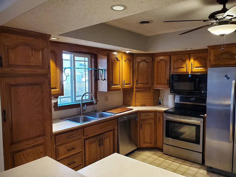 714 Manzanola Ln — Photo 2