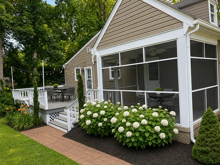 1211 Elmhurst Dr — Photo 4