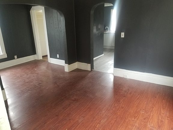 2nd image of 2914 Woodbridge Ave #2