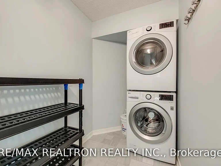 30 Greenfield Ave #905 — Photo 21