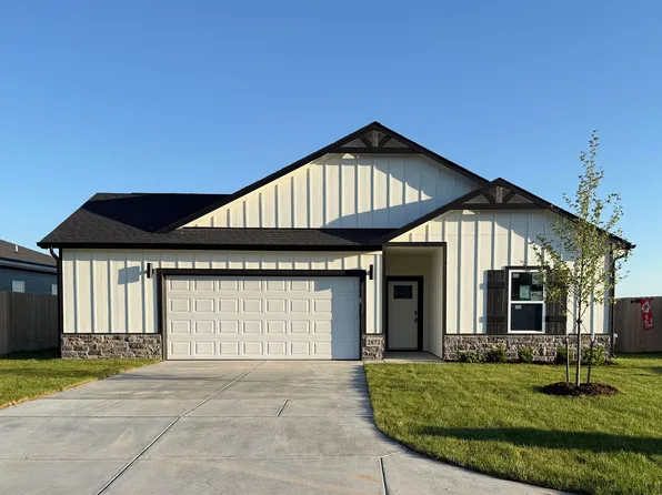 2872 S Maize Rd, Wichita, KS 67215