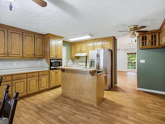 4th image of 312 Henderson Mill Rd
