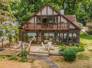 1078 N Willow Beach Rd, Augusta, MI 49012