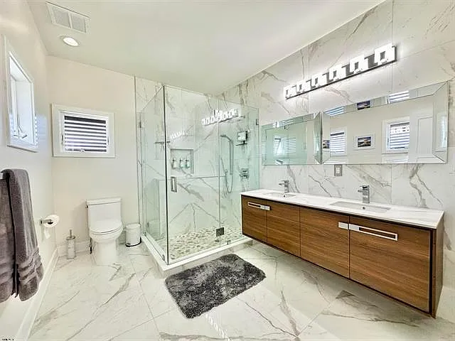 136 Lincoln Dr — Photo 25
