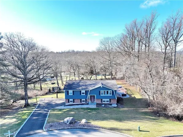 9 Litchult Court, Airmont, NY 10901