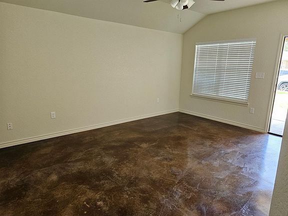 3rd image of 110 Surrey Ln