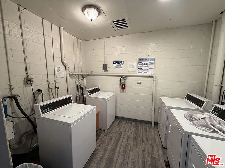 326 S Manhattan Pl #104 — Photo 16