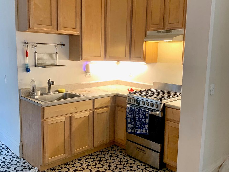 1st image of 3132 21st St