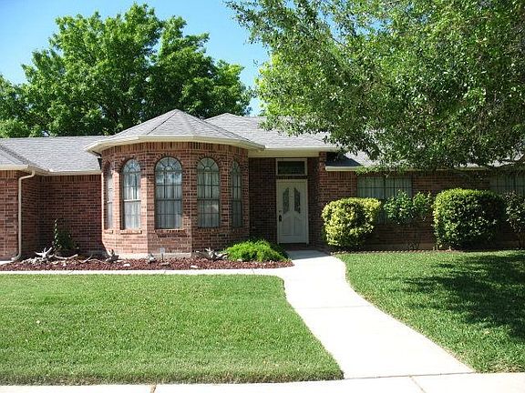 2nd image of 206 Parkridge Cir