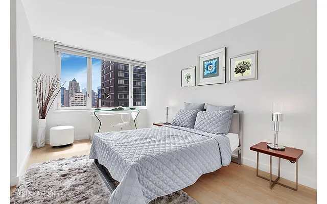 Rented by Douglas Elliman | media 19