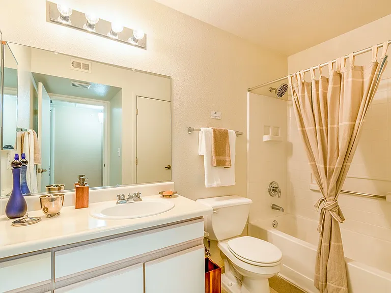 Enclave Apartments — Photo 3