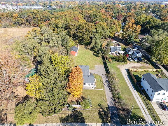 3rd image of 1895 Four Mile Rd NE