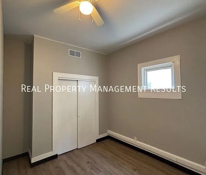 2517 W Illinois St — Photo 6