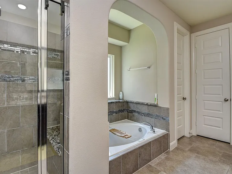 25710 Oakwood Knoll Dr — Photo 25