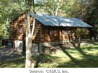 54 Oakwood Dr, Oxford, CT 06478