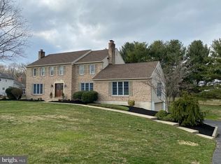 15 Hillstream Rd, Newark, DE 19711