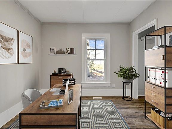 2nd image of 713 N Hyde Park Ave
