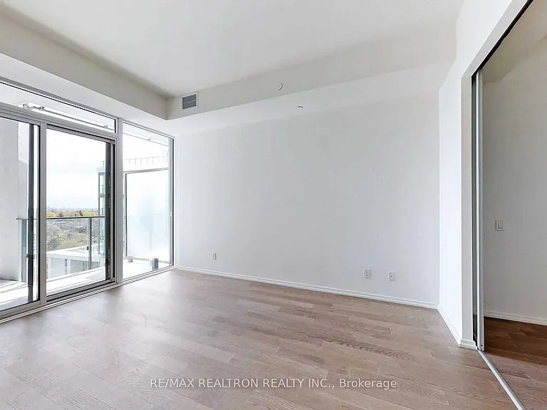 5 Soudan Ave #1628 — Photo 14