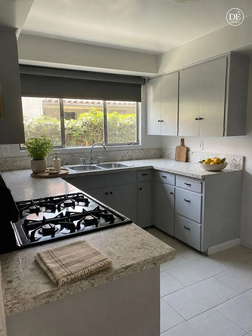 6 Weeks Free! 2 Bed 1 Bath in Pasadena! — Photo 4