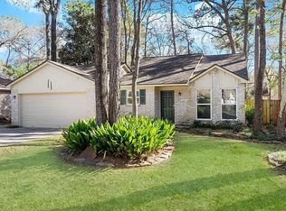 11 Riverbank Dr, Spring, TX 77381