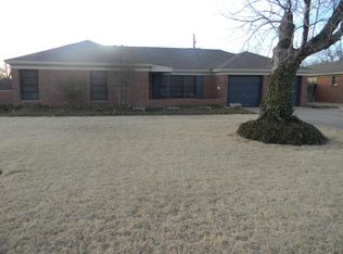 1603 Dallas St, Plainview, TX 79072