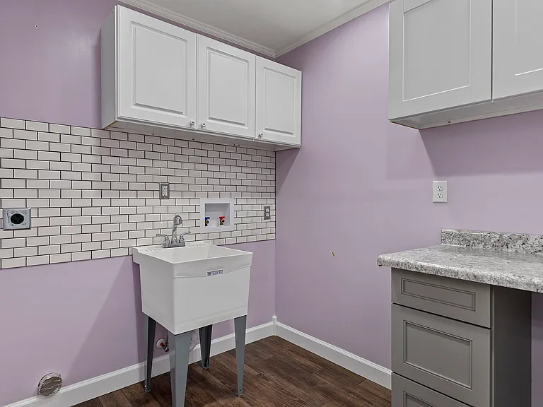 617 E Chestnut St — Photo 17