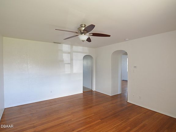 5th image of 373 Boylston Ave