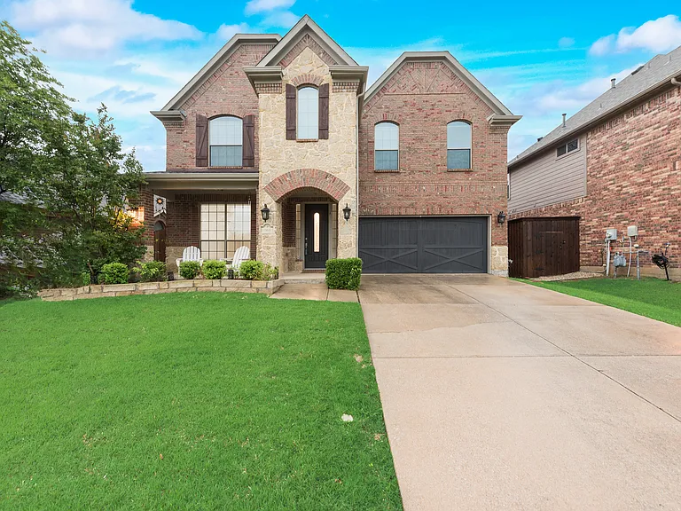 305 Blythe Bridge Dr — Photo 2