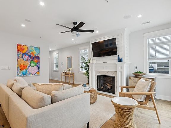 2nd image of 9412 Ventnor Ave #3