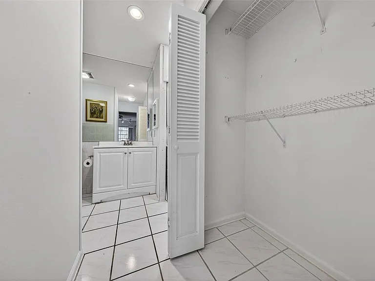6253 Bay Club Dr #1 — Photo 23