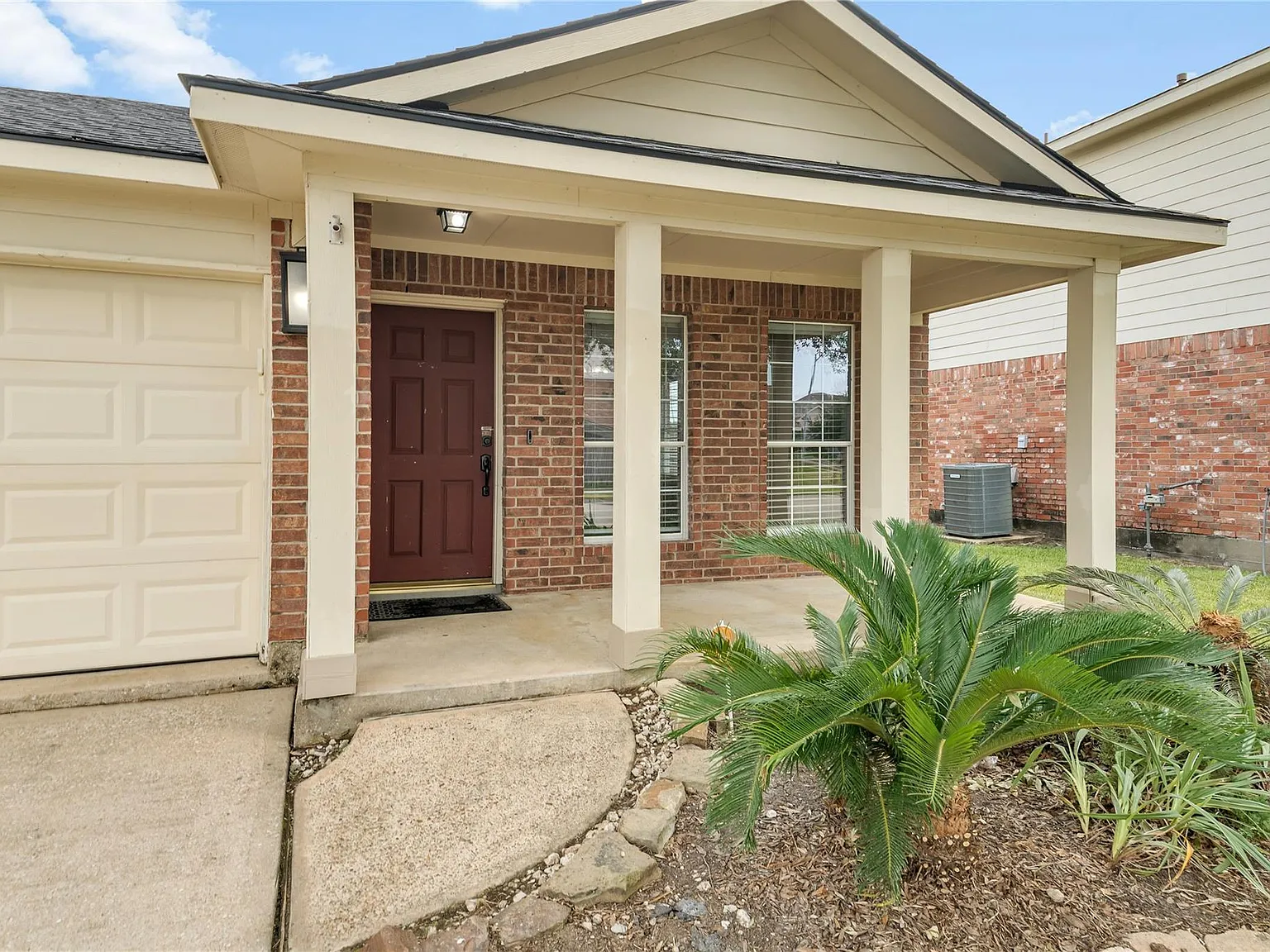 3 bed, 2.0 bath, 1619 sqft, $2,150 — Photo 3