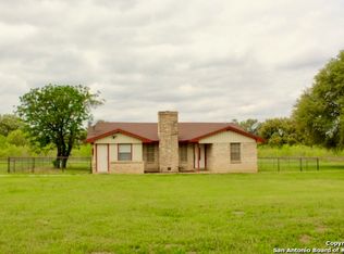 400 Kyote Rd, Bigfoot, TX 78005