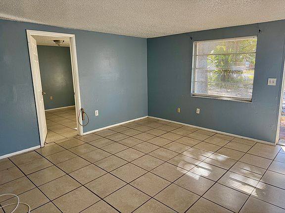 4th image of 2311 52nd Ave E