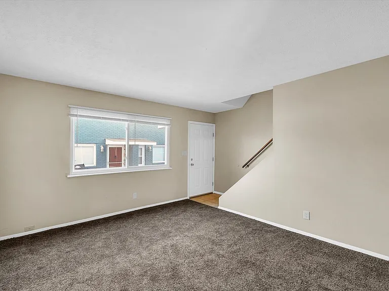 327 Riley Dr — Photo 21