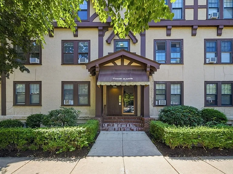 1722 Commonwealth Ave #1 — Photo 15