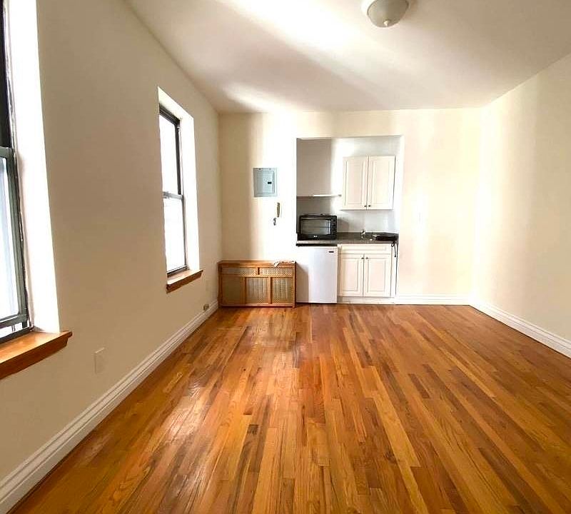 1st image of 22 W 77th St #63BB