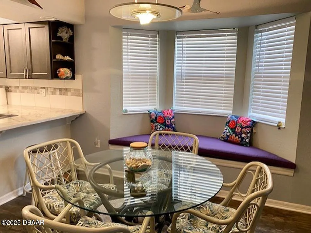 2 bed, 2.0 bath, 1068 sqft, $3,600 — Photo 4