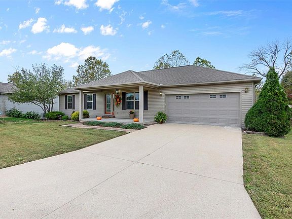 2nd image of 290 Glen Oak Dr