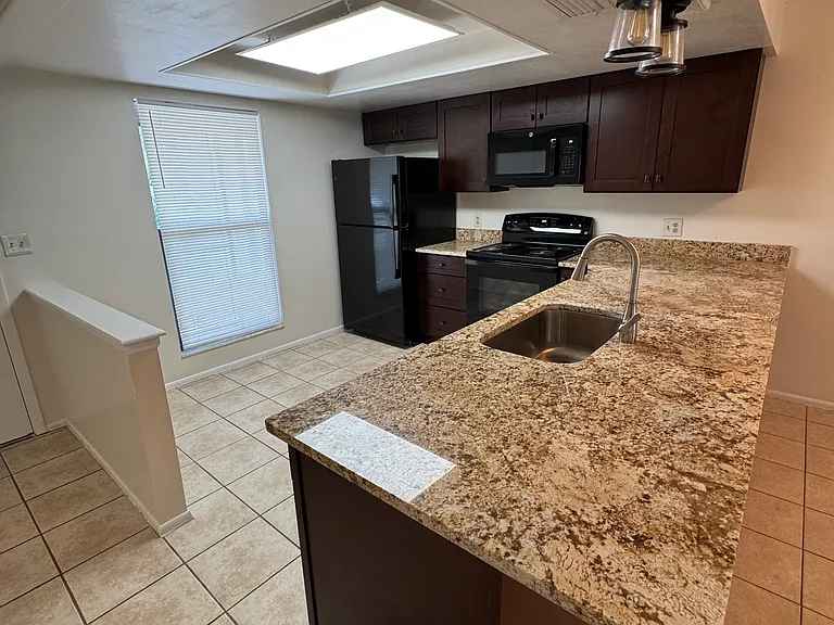 2155 Bancroft Pl — Photo 2